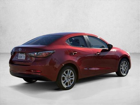 Used 2017 Toyota Yaris iA image 5