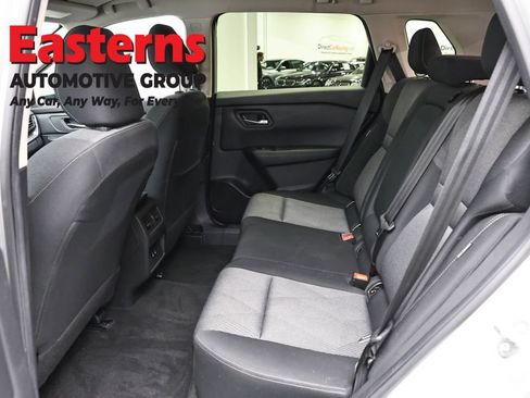 Used 2024 Nissan Rogue SV FWD image 20