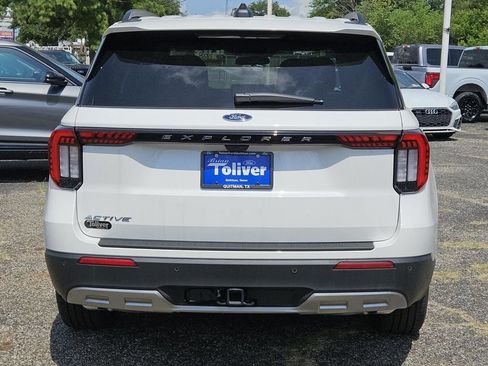 New 2026 Ford Explorer Active w/ Active Comfort Package RWD image 8