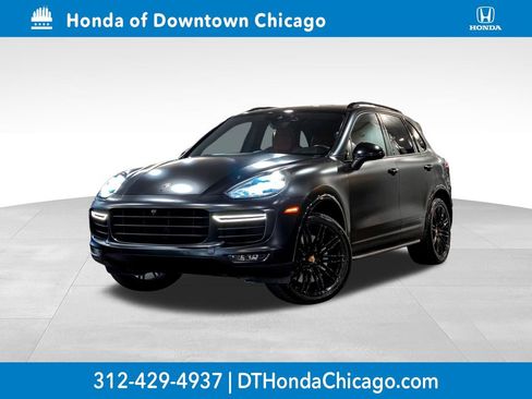 Used 2015 Porsche Cayenne Turbo image 1