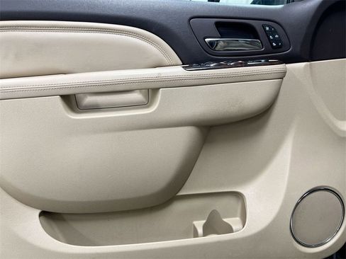 Used 2011 GMC Yukon Denali image 22