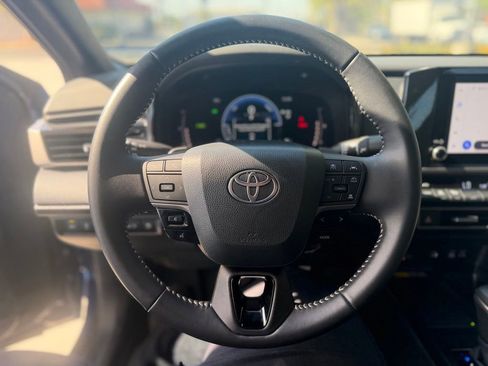 Used 2026 Toyota Camry SE w/ Convenience Package FWD image 6