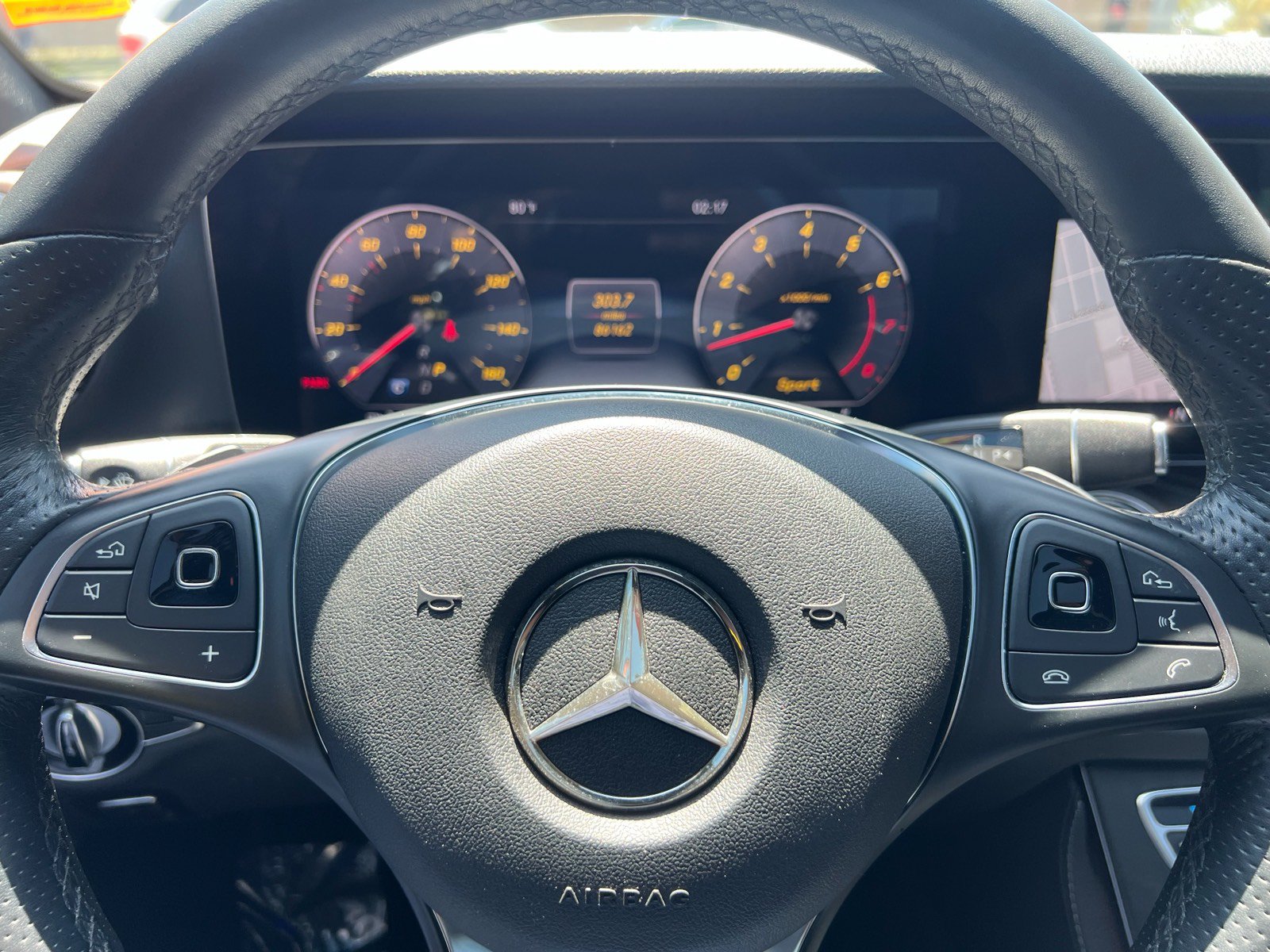 Used 2018 Mercedes-Benz E 400 4MATIC Sedan w/ Premium 3 Package image 20