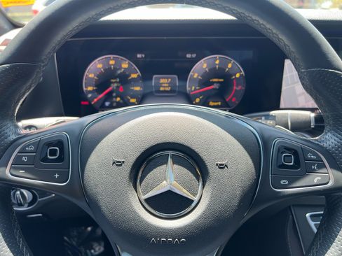 Used 2018 Mercedes-Benz E 400 4MATIC Sedan w/ Premium 3 Package image 20