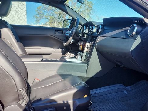 Used 2005 Ford Mustang GT image 7