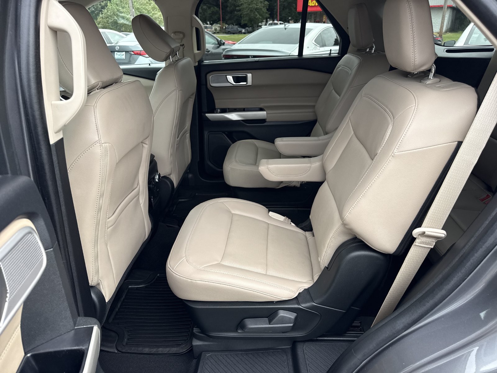 Used 2022 Ford Explorer Limited AWD/4WD image 10