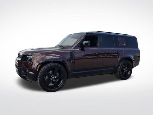 Used 2024 Land Rover Defender 130 X-Dynamic SE AWD/4WD image 4