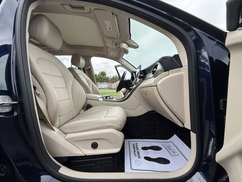 Used 2018 Mercedes-Benz GLC 300 4MATIC w/ Multimedia Package image 18