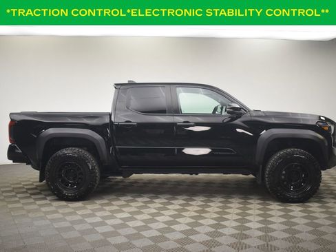 Used 2024 Toyota Tacoma TRD Off-Road w/ TRD Off Road Upgrade Package AWD/4WD image 15