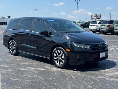 Certified 2026 Honda Odyssey EX-L image 2