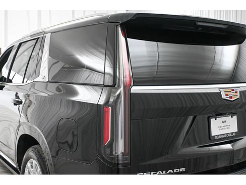 Used 2023 Cadillac Escalade Premium Luxury w/ Performance Package image 25