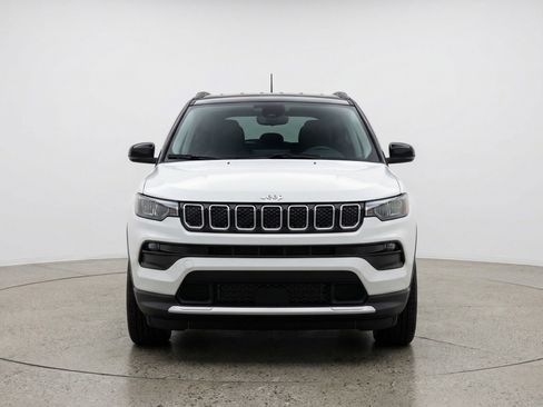 Used 2025 Jeep Compass Limited image 2