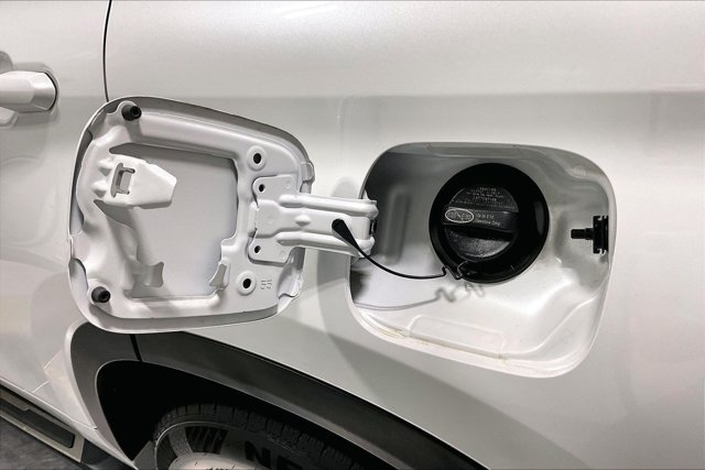 Used 2023 Toyota Highlander XLE AWD/4WD image 43