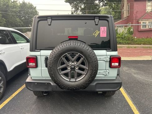 Used 2024 Jeep Wrangler Sport AWD/4WD image 5