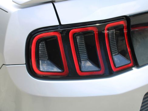 Used 2014 Ford Mustang Premium RWD image 23