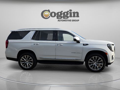 Used 2024 GMC Yukon Denali w/ Advanced Technology Package AWD/4WD image 6