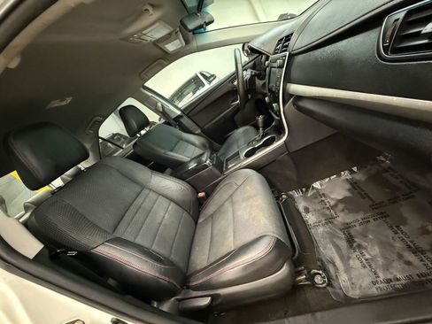 Used 2017 Toyota Camry SE image 24