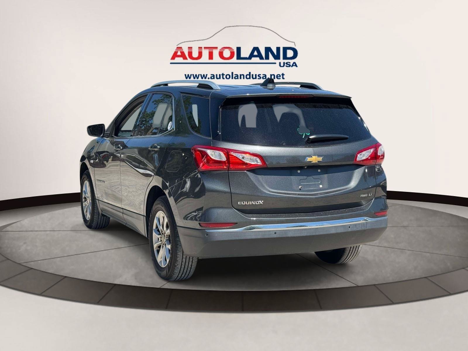 Used 2019 Chevrolet Equinox LT w/ Sun & Navigation Package AWD/4WD image 4