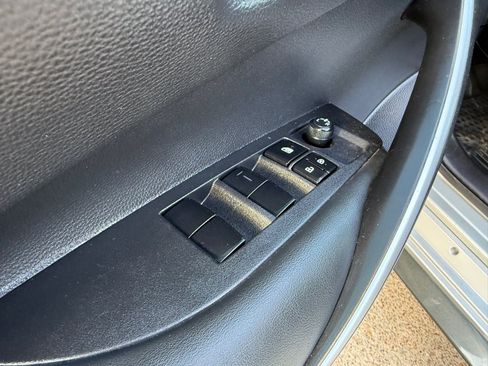 Used 2021 Toyota Corolla SE FWD image 18