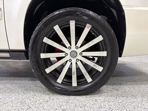 Used 2012 GMC Yukon XL Denali image 13