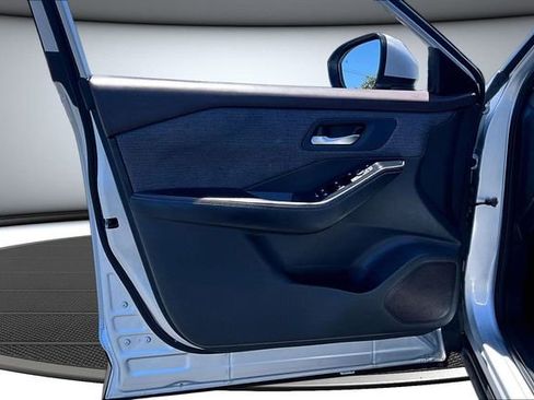 Certified 2023 Nissan Rogue SV FWD image 20