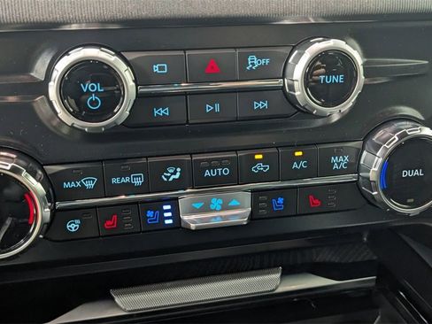 New 2025 Ford F350 Platinum w/ FX4 Off-Road Package image 27