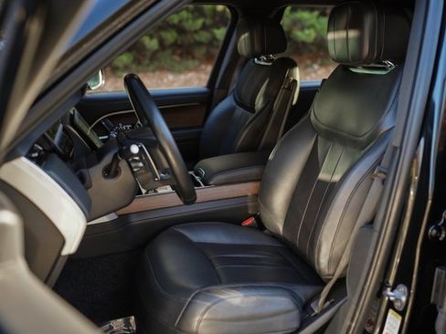 Used 2023 Land Rover Range Rover Long Wheelbase SE image 22