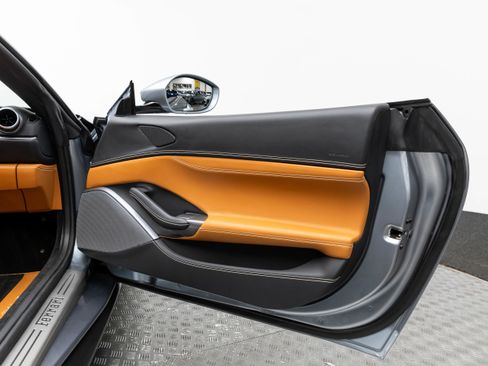 Certified 2022 Ferrari Portofino M image 37