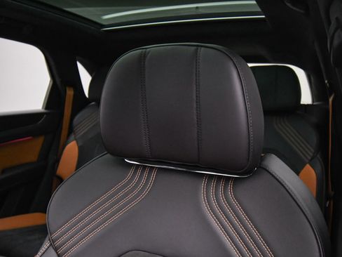 Certified 2022 Bentley Bentayga image 52