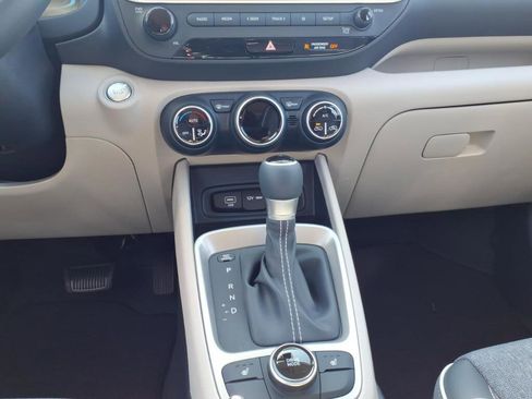 New 2026 Hyundai Venue SEL FWD image 9