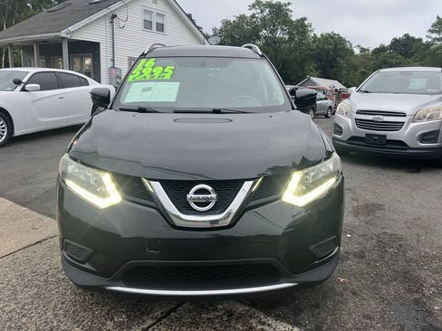 Used 2016 Nissan Rogue S w/ Appearance Package AWD/4WD image 4