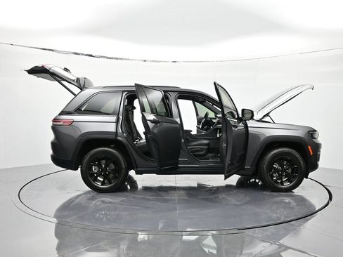 New 2025 Jeep Grand Cherokee Altitude image 49
