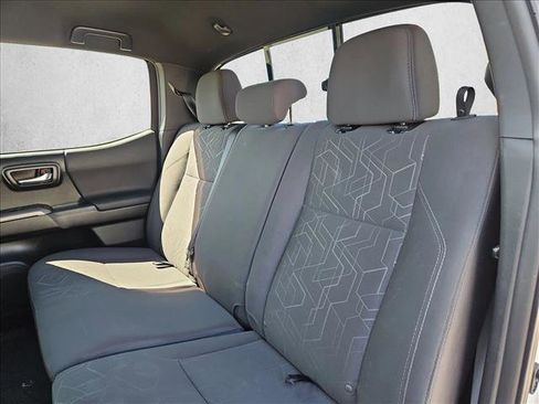 Used 2016 Toyota Tacoma TRD Sport w/ Towing Package image 17