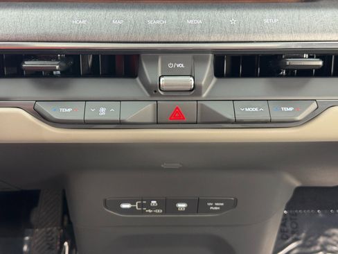 Used 2026 Kia EV9 Land image 30