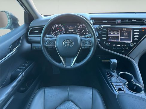 Used 2019 Toyota Camry XLE FWD image 14