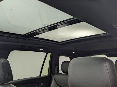 Used 2023 Cadillac XT6 Premium Luxury image 24