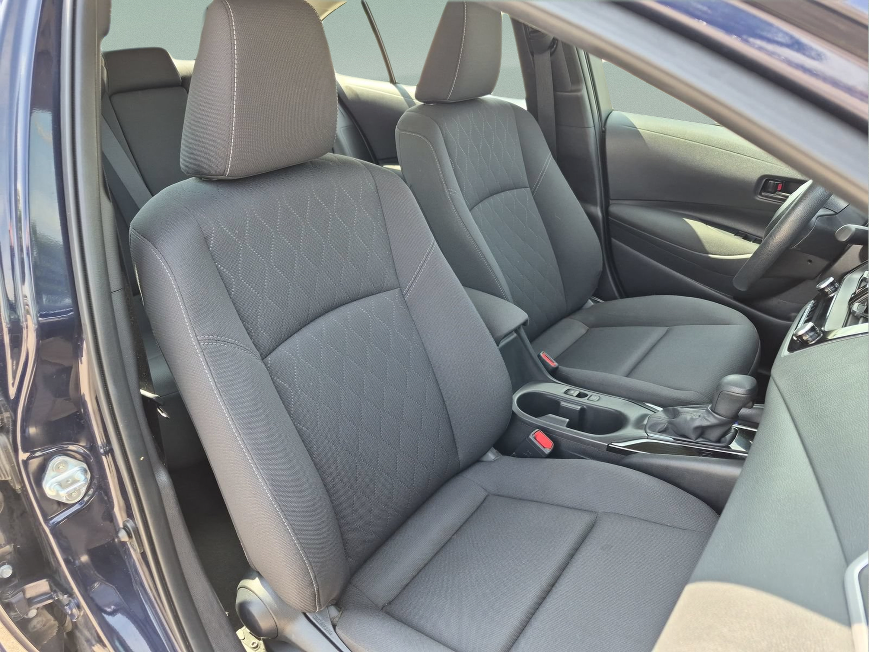 Used 2025 Toyota Corolla LE FWD image 19