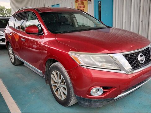 Used 2015 Nissan Pathfinder SL w/ SL Tech Package FWD image 4