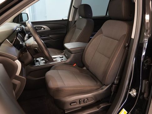 Used 2020 Chevrolet Traverse LT FWD image 3