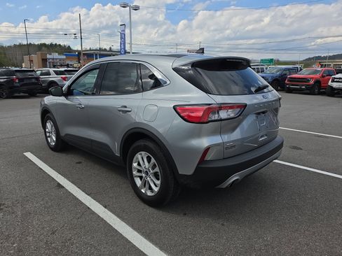 Used 2022 Ford Escape SE w/ Convenience Package AWD/4WD image 6