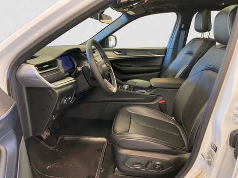 New 2026 Jeep Grand Cherokee Limited AWD/4WD image 10