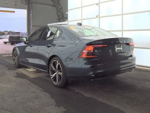 Used 2025 Volvo S60 B5 Core image 7