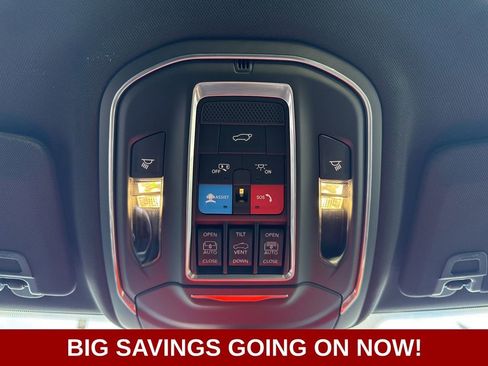 New 2025 Jeep Grand Cherokee Limited w/ Black Appearance Package image 38