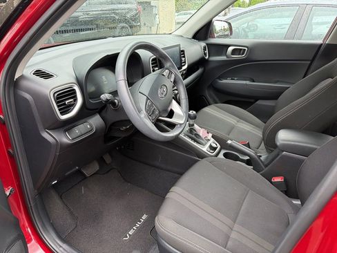 Used 2024 Hyundai Venue SEL FWD image 7