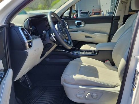Certified 2024 Kia Sorento SX Prestige AWD/4WD image 9