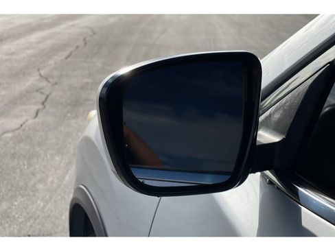 Used 2016 Nissan Rogue S FWD image 11