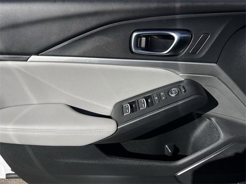 Certified 2025 Acura Integra Base image 26