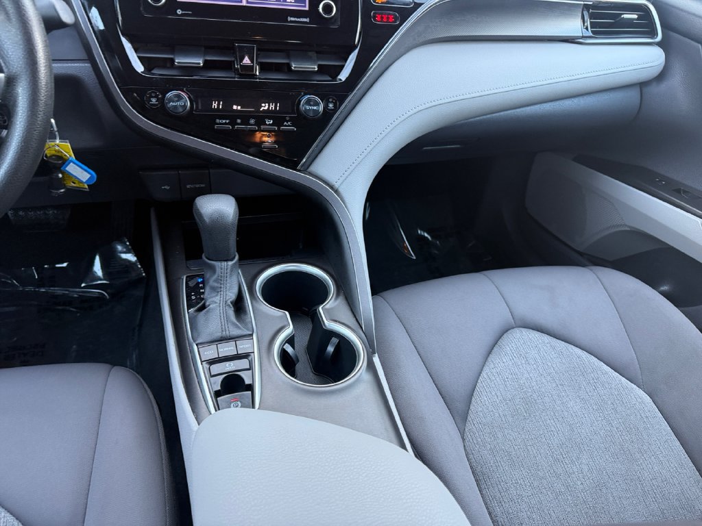 Used 2024 Toyota Camry LE AWD/4WD image 11