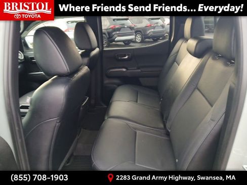 Used 2022 Toyota Tacoma TRD Off-Road image 17