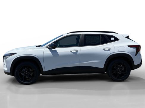 New 2026 Chevrolet Trax LT FWD image 2